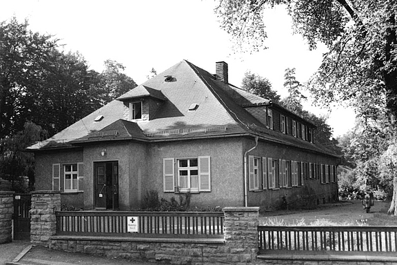 sonderausstellung-medizingeschichte-krankenhausII_c_SNO-historische-Sammlungen.jpg  