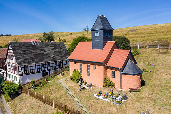 stanau-kirche-fachwerkhaus_c_Joerg-Uwe-Jahn.jpg  