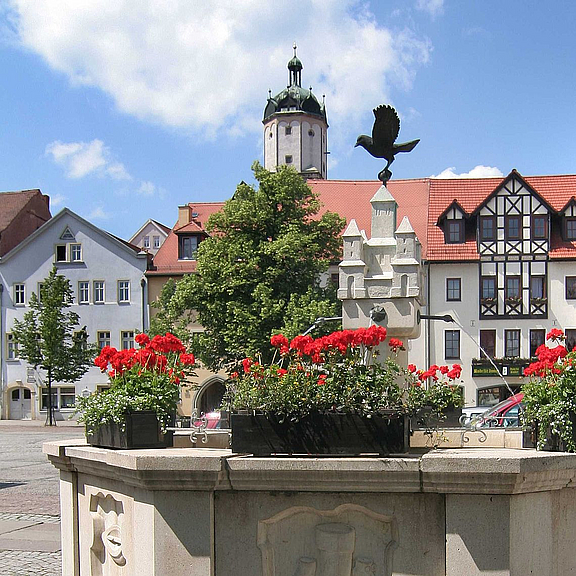 01_Markt_und_Marktbrunnen.jpg  