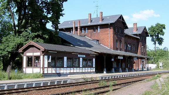 hero-bahnhofsgebaeude_c_Historische_Sammlungen_SNO_FS-Ric-069.jpg  